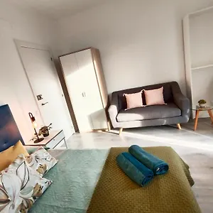 Private In Heart Of Hostal Barcelona